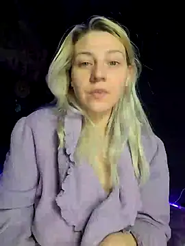 Snapshot of ScarletCallings420 chatting on 02-08-25, 04:14 ScarletCallings420 online show from 02-08-25, 04:14