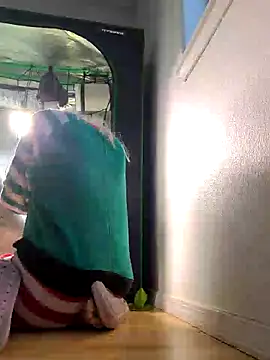 Snapshot of ScarletCallings420 chatting on 02-25-25, 05:51 ScarletCallings420 online show from 02-25-25, 05:51