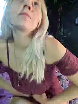 Snapshot of ScarletCallings420 chatting on 02-09-25, 08:56 ScarletCallings420 online show from 02-09-25, 08:56