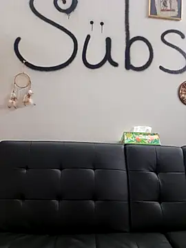 Snapshot of ScarletCallings420 chatting on 10-24-25, 01:43 ScarletCallings420 online show from 10-24-25, 01:43