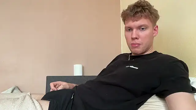 Snapshot of sexybooii6968 chatting on 10-21-25, 12:59 sexybooii6968 online show from 10-21-25, 12:59