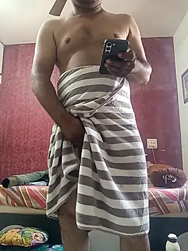 Snapshot of hornydick4you chatting on 01-03-25, 04:44 hornydick4you online show from 01-03-25, 04:44