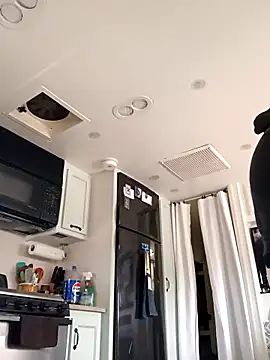 EZYves online show from 02-12-26, 07:24