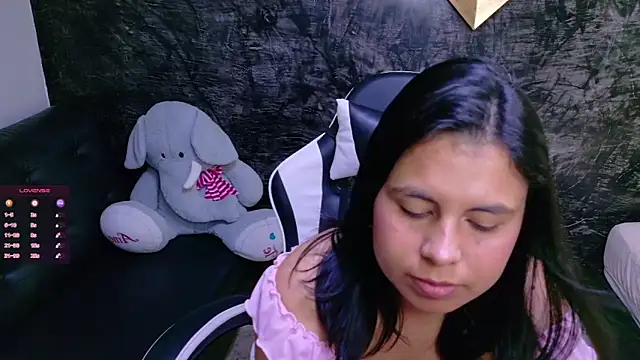 olivia love  online show from 05-17-26, 03:12