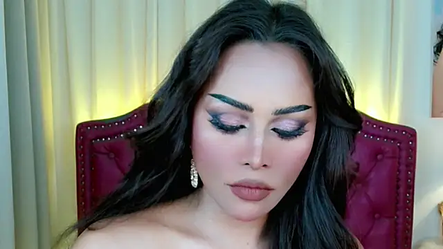 Snapshot of DreamLADYBOY chatting on 06-11-26, 12:32 DreamLADYBOY online show from 06-11-26, 12:32