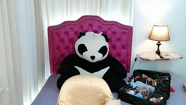 Snapshot of DreamLADYBOY chatting on 04-25-26, 10:29 DreamLADYBOY online show from 04-25-26, 10:29