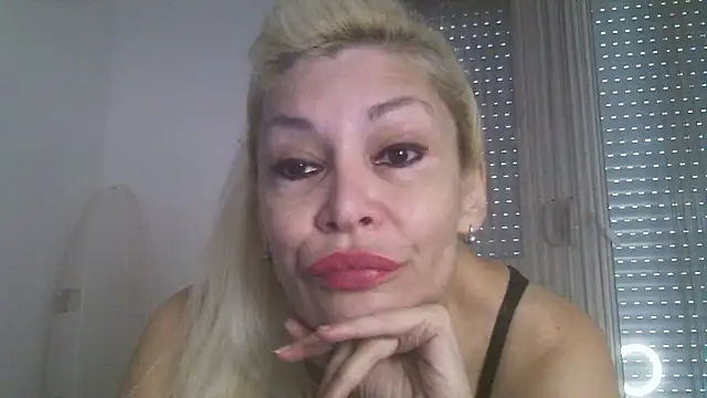 Snapshot of EvaaMina chatting on 10-20-25, 11:11 EvaaMina online show from 10-20-25, 11:11