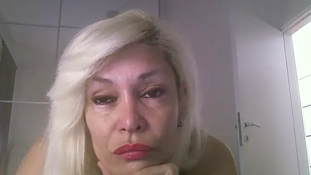Snapshot of EvaaMina chatting on 09-21-25, 12:21 EvaaMina online show from 09-21-25, 12:21