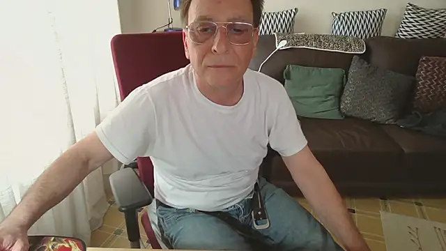 Snapshot of HETEREOMAN chatting on 04-11-26, 03:38 HETEREOMAN online show from 04-11-26, 03:38