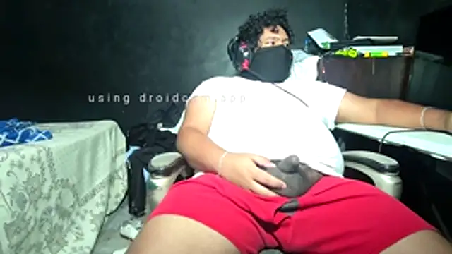 Snapshot of mikfgh50 chatting on 11-02-25, 10:26 mikfgh50 online show from 11-02-25, 10:26