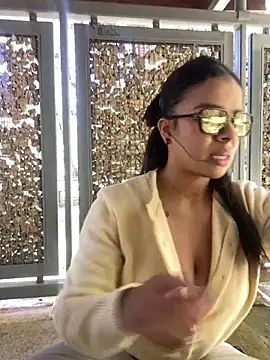 trianawhite online show from 04-01-26, 04:37