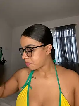 trianawhite online show from 03-27-26, 03:24