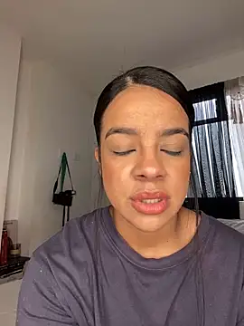 trianawhite online show from 12-20-25, 03:15