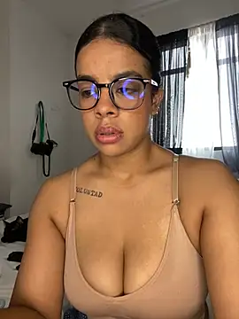 trianawhite online show from 03-31-26, 04:20