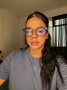 Snapshot of trianawhite chatting on 07-12-26, 03:13 trianawhite online show from 07-12-26, 03:13