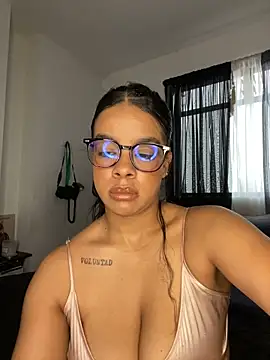 trianawhite online show from 04-08-26, 03:57