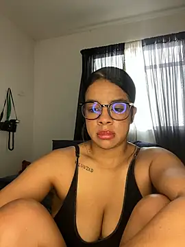 trianawhite online show from 03-10-26, 04:00