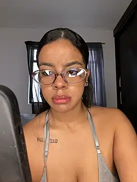 trianawhite online show from 02-17-26, 02:47