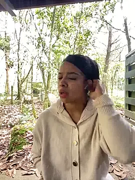 trianawhite online show from 11-29-25, 03:12