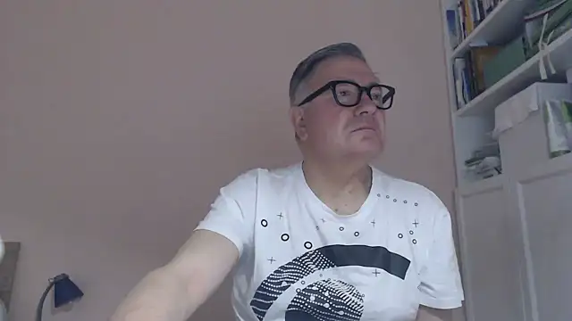 YOU6me online show from 06-17-26, 07:19