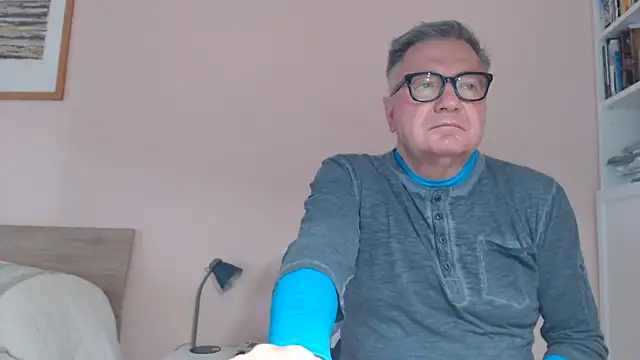 YOU6me online show from 04-15-26, 07:36