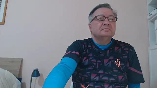 YOU6me online show from 03-18-25, 08:39