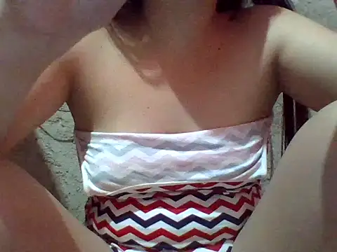 Beatrice143 online show from 12-17-25, 12:37