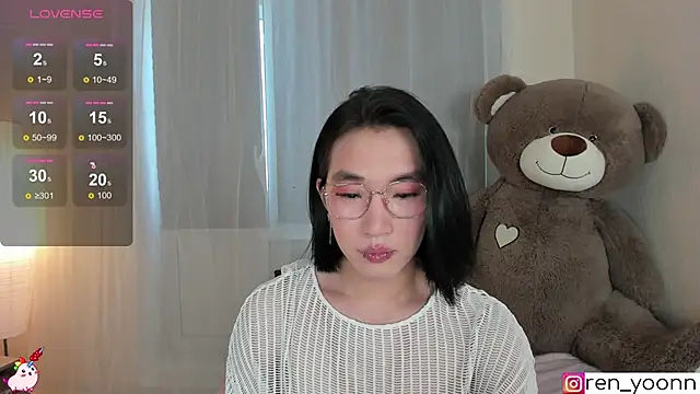 Snapshot of Ren_yoon chatting on 05-08-26, 04:16 Ren yoon online show from 05-08-26, 04:16