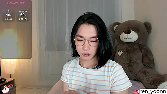 Snapshot of Ren_yoon chatting on 05-04-26, 04:49 Ren yoon online show from 05-04-26, 04:49