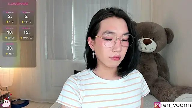 Snapshot of Ren_yoon chatting on 06-12-26, 04:27 Ren yoon online show from 06-12-26, 04:27