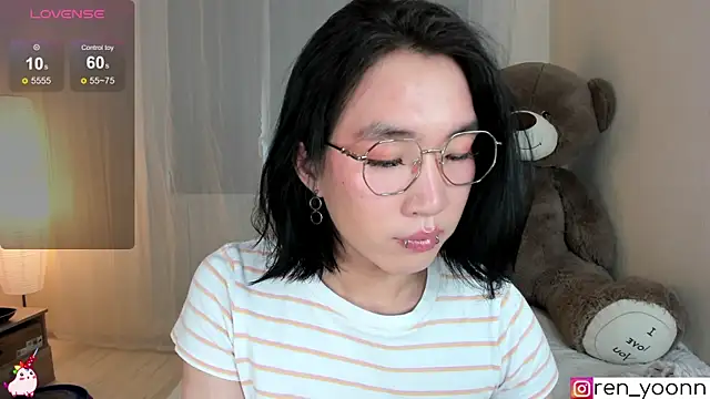 Snapshot of Ren_yoon chatting on 05-16-26, 04:44 Ren yoon online show from 05-16-26, 04:44