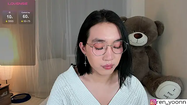 Snapshot of Ren_yoon chatting on 05-11-26, 12:34 Ren yoon online show from 05-11-26, 12:34