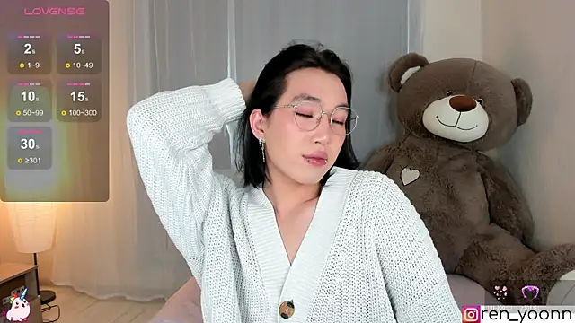 Snapshot of Ren_yoon chatting on 06-04-26, 11:15 Ren yoon online show from 06-04-26, 11:15