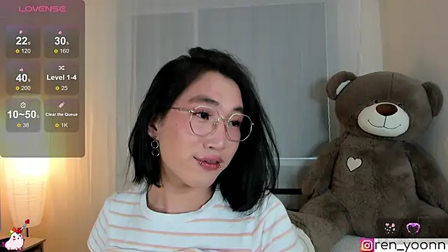 Snapshot of Ren_yoon chatting on 05-16-26, 10:36 Ren yoon online show from 05-16-26, 10:36