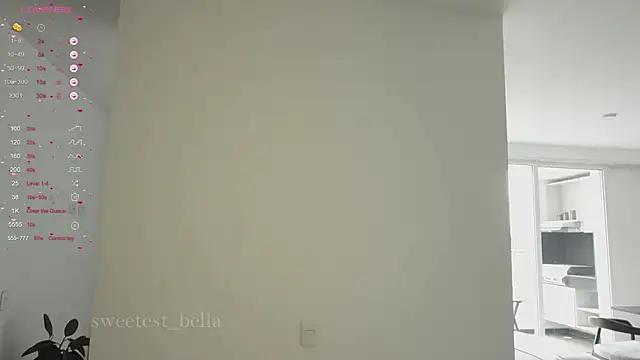 Snapshot of sweetest_bella chatting on 06-02-26, 04:51 sweetest bella online show from 06-02-26, 04:51