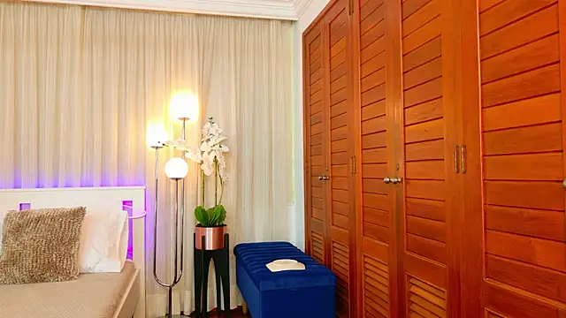 Snapshot of lissetlong69 chatting on 09-12-25, 11:26 lissetlong69 online show from 09-12-25, 11:26