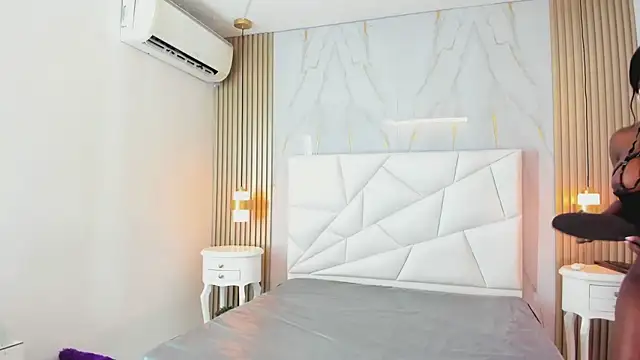 Snapshot of lissetlong69 chatting on 03-19-25, 06:03 lissetlong69 online show from 03-19-25, 06:03