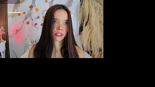 Snapshot of hannahill69 chatting on 10-23-25, 05:06 hannahill69 online show from 10-23-25, 05:06