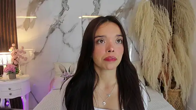 Snapshot of hannahill69 chatting on 11-08-25, 04:49 hannahill69 online show from 11-08-25, 04:49