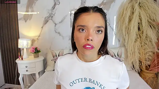 hannahill69 online show from 04-10-26, 04:52