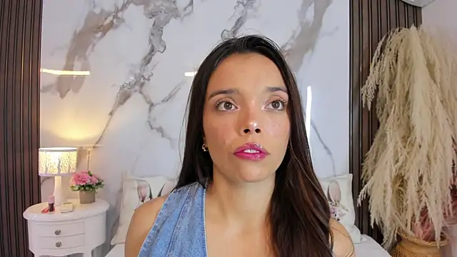 hannahill69 online show from 07-17-26, 04:43
