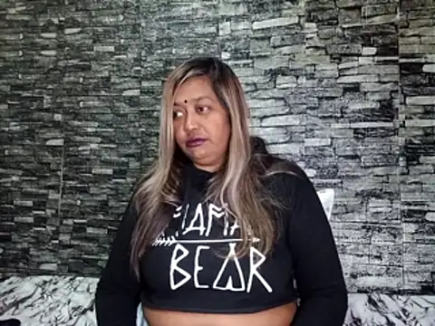 Mammabear 4u online show from 06-06-26, 07:41