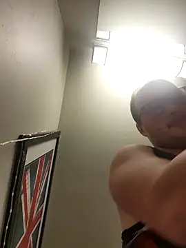 Snapshot of gdawg78 chatting on 11-10-25, 11:21 gdawg78 online show from 11-10-25, 11:21