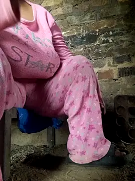 Snapshot of winterqueenx chatting on 03-15-26, 06:31 winterqueenx online show from 03-15-26, 06:31