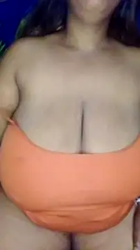 Snapshot of winterqueenx chatting on 01-11-25, 03:44 winterqueenx online show from 01-11-25, 03:44