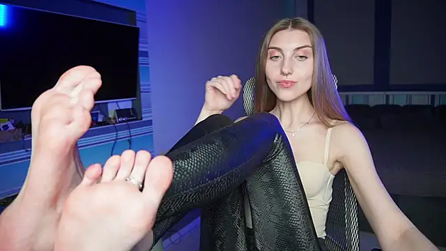 Snapshot of CassiaBlade1 chatting on 11-16-25, 04:12 CassiaBlade1 online show from 11-16-25, 04:12