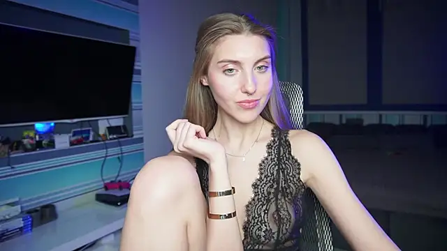 Snapshot of CassiaBlade1 chatting on 10-01-25, 04:11 CassiaBlade1 online show from 10-01-25, 04:11