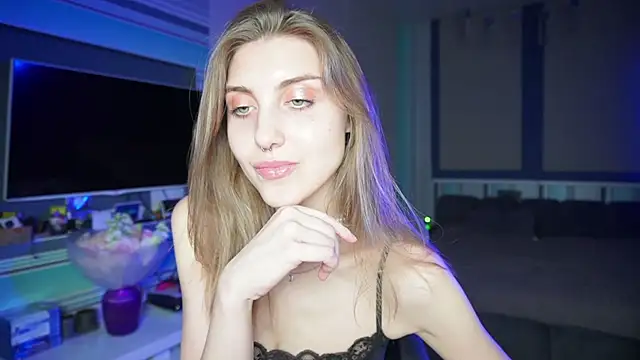 Snapshot of CassiaBlade1 chatting on 09-10-25, 06:29 CassiaBlade1 online show from 09-10-25, 06:29