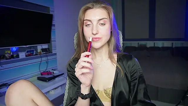 Snapshot of CassiaBlade1 chatting on 10-05-25, 04:42 CassiaBlade1 online show from 10-05-25, 04:42