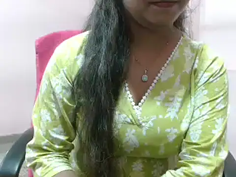LovingPihu online show from 03-15-25, 05:41